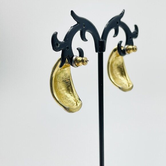 Cream Enamel Half Hoop Earrings Gold Tone Classic Career Cosplay LARP Holiday - Picture 6 of 7